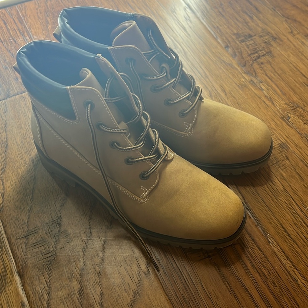 tan combat boots